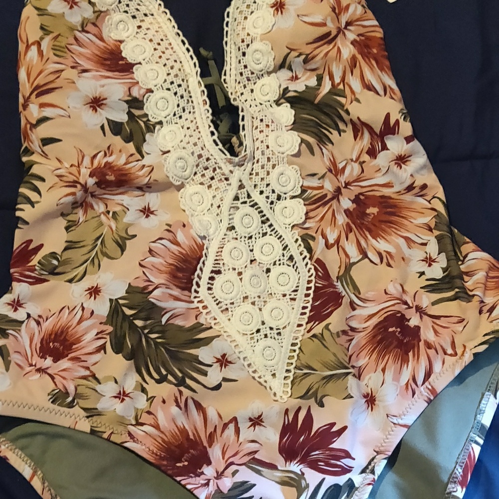Ladies bathing suit